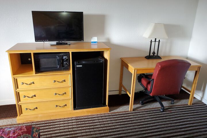 Room 10 of 37