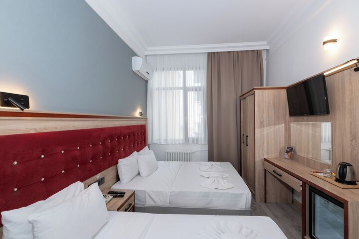 Room 29 of 76