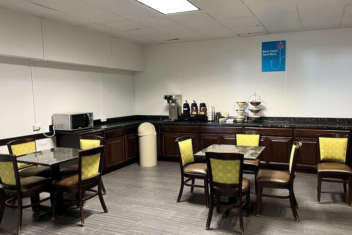 Hotel Interior 4 of 30