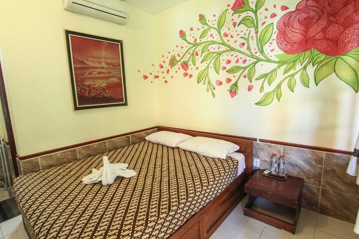 Room 10 of 33