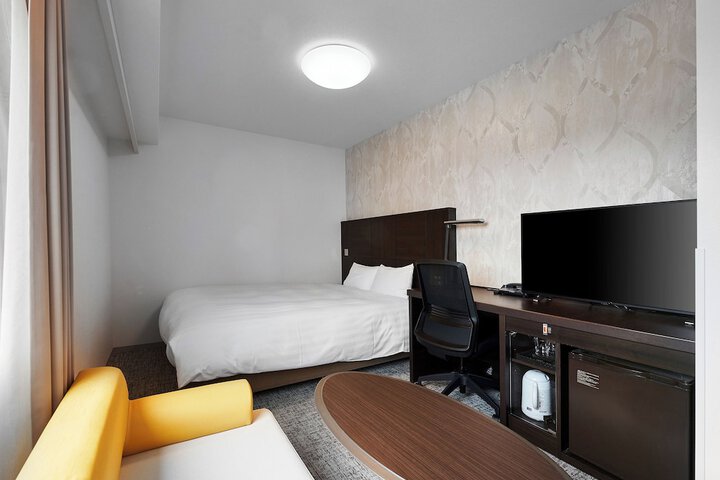 Room 13 of 48