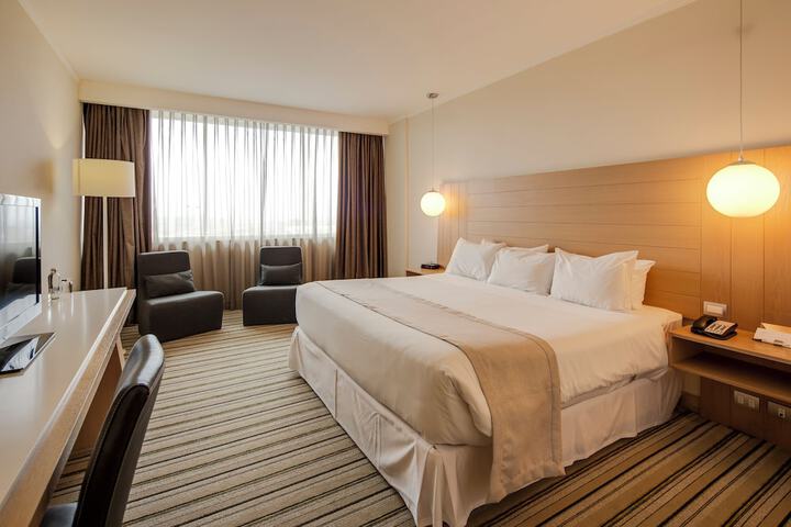 Room 10 of 35