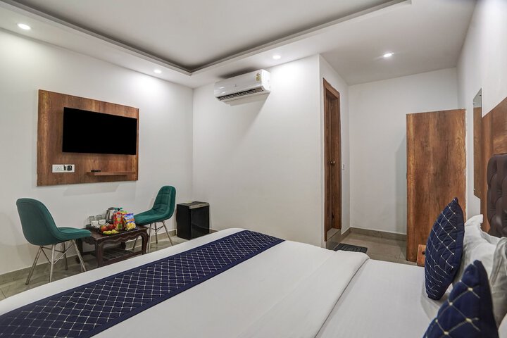 Room 18 of 23
