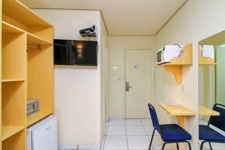 Room 28 of 86