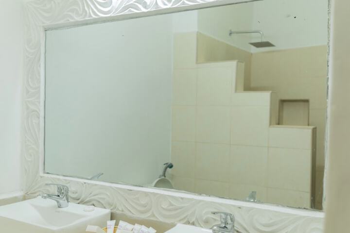 Room 11 of 20
