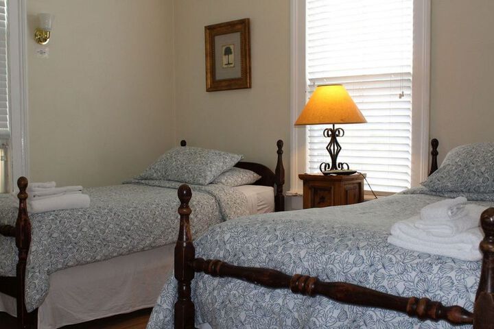 Room 8 of 44