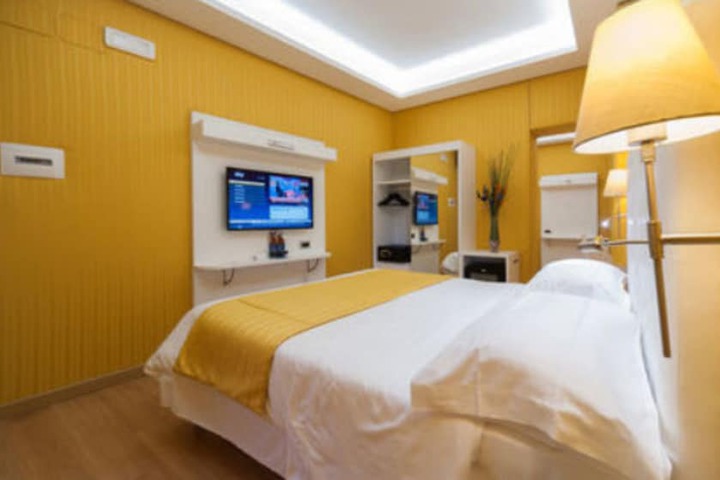 Room 33 of 63