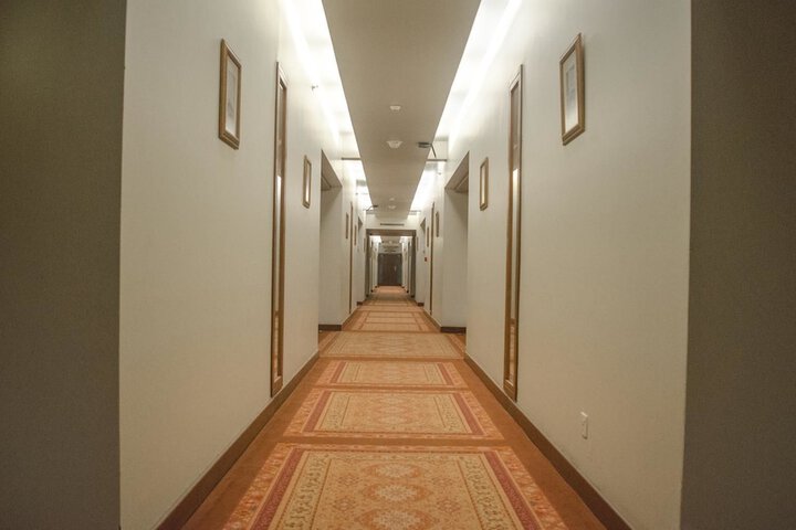 Ballroom/Hall 17 of 28