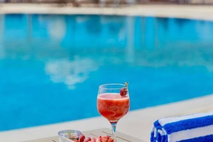Pool 68 of 102