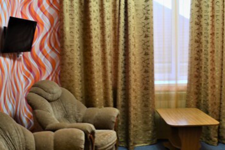 Room 13 of 22
