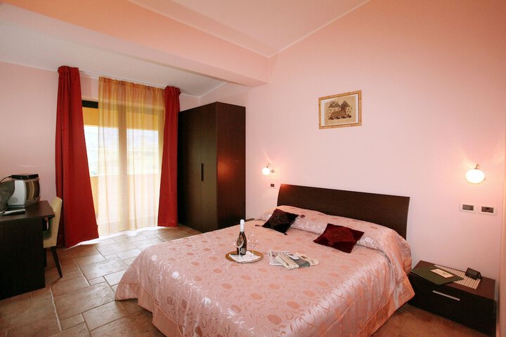 Room 4 of 56