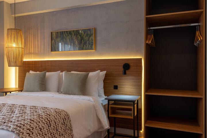 Room 26 of 100