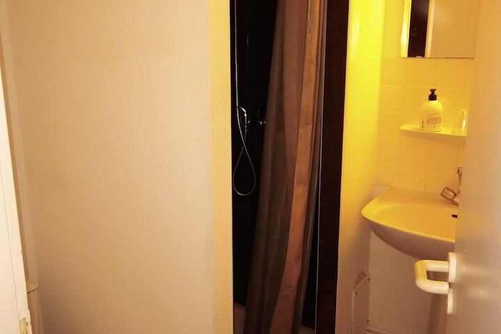 Room 42 of 45