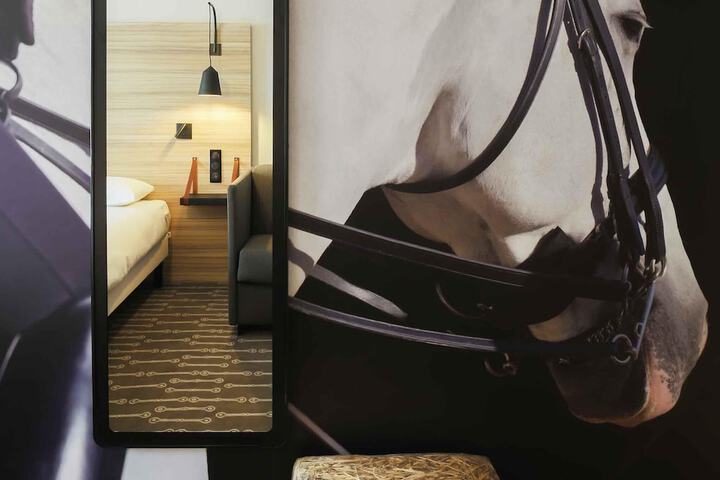 Room 15 of 53