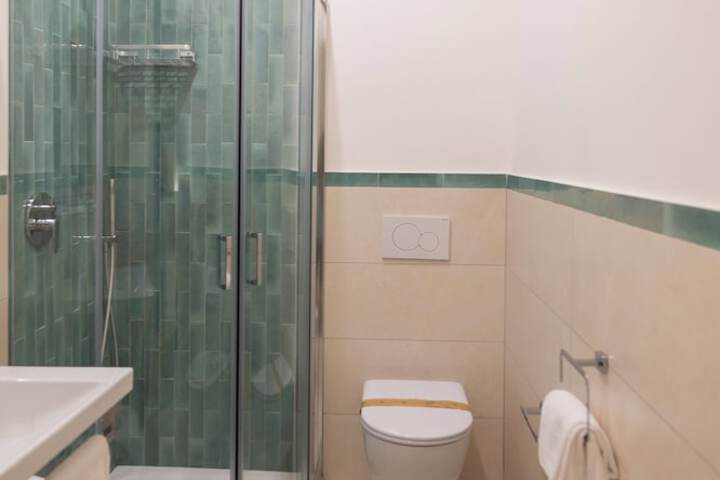 Room 95 of 126