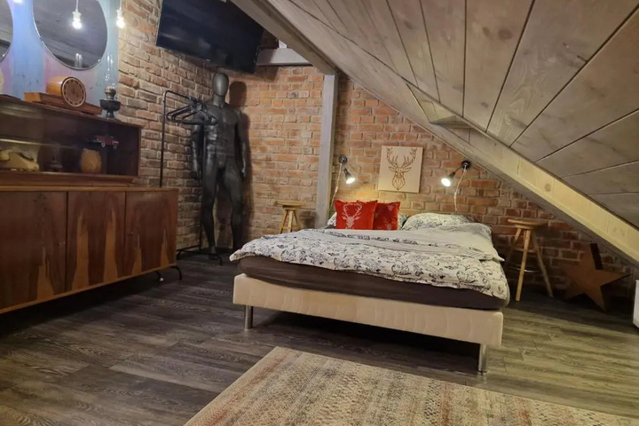 Room 2 of 14