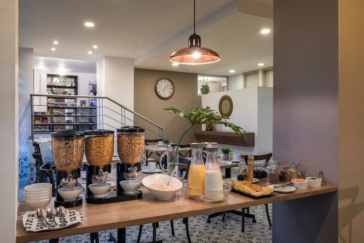 Breakfast/Coffee Service 54 of 59