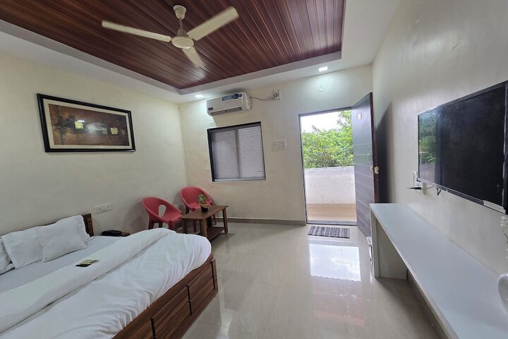 Room 8 of 24