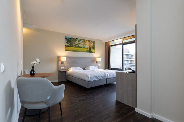 Room 16 of 40