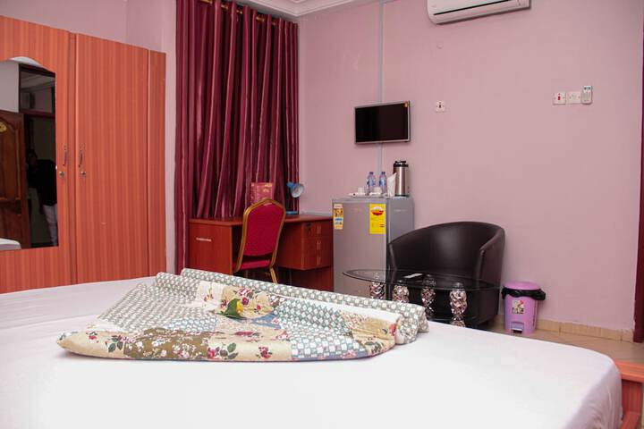 Room 15 of 53