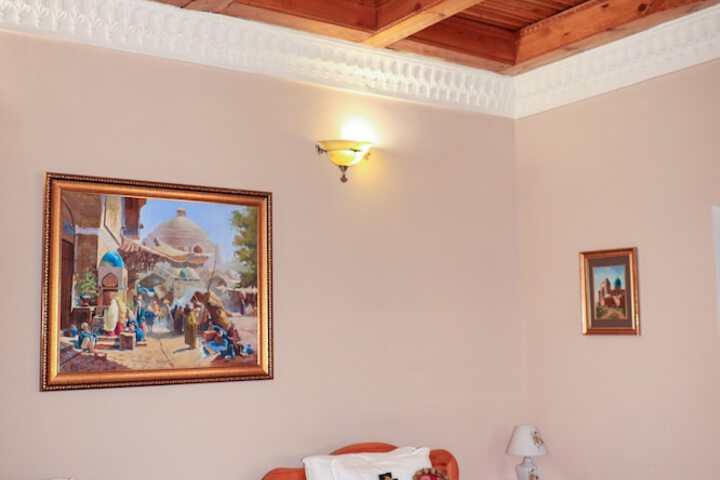Room 9 of 25
