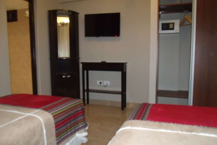 Room 12 of 50