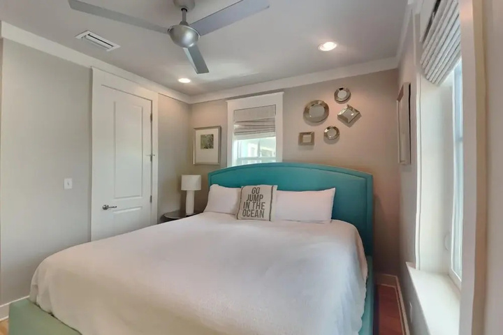 Room 5 of 20