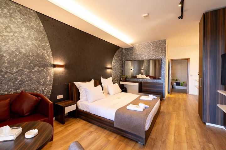 Room 13 of 49