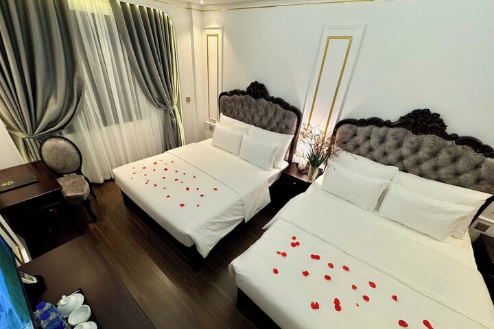 Room 45 of 165