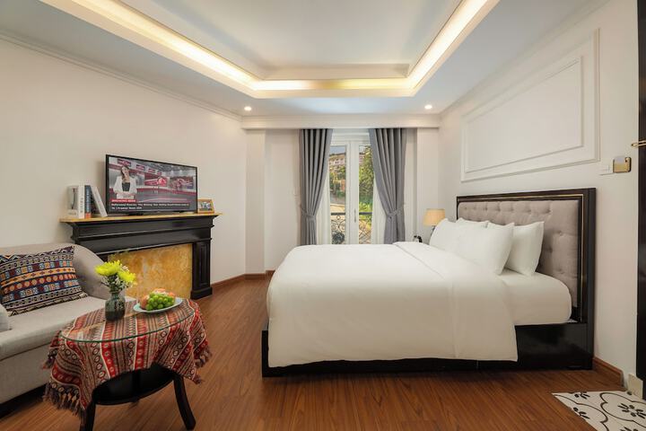 Room 32 of 94