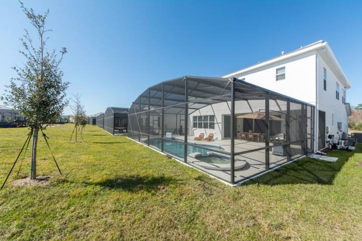 Property Grounds 43 of 46