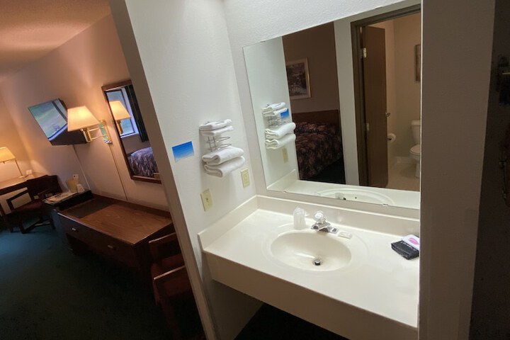 Room 15 of 59