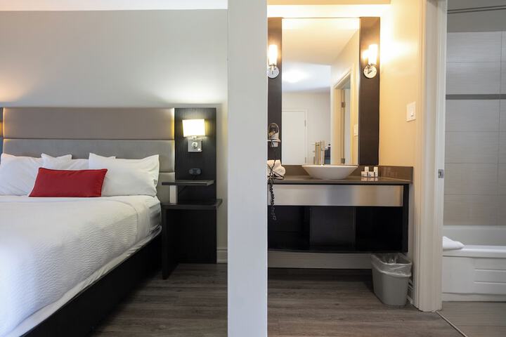 Room 26 of 82