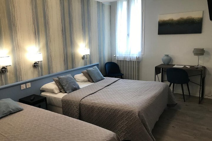 Room 11 of 49