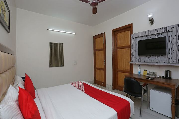 Room 15 of 26