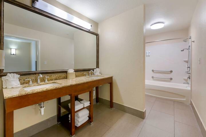 Room 20 of 39