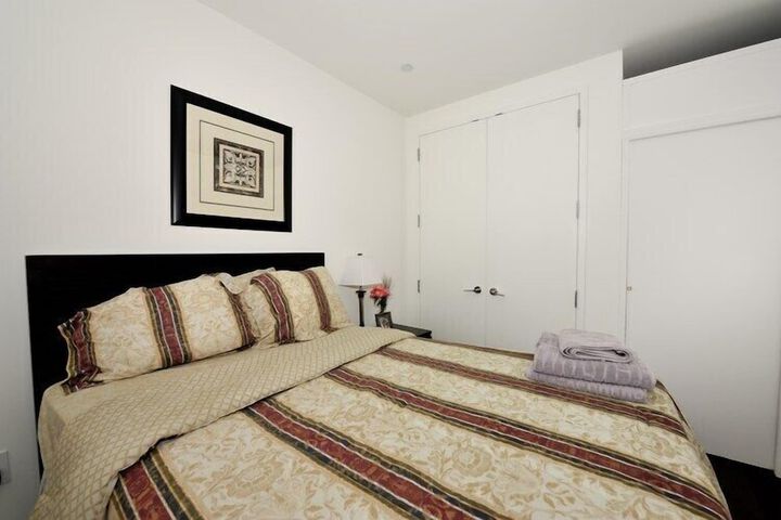 Room 33 of 324