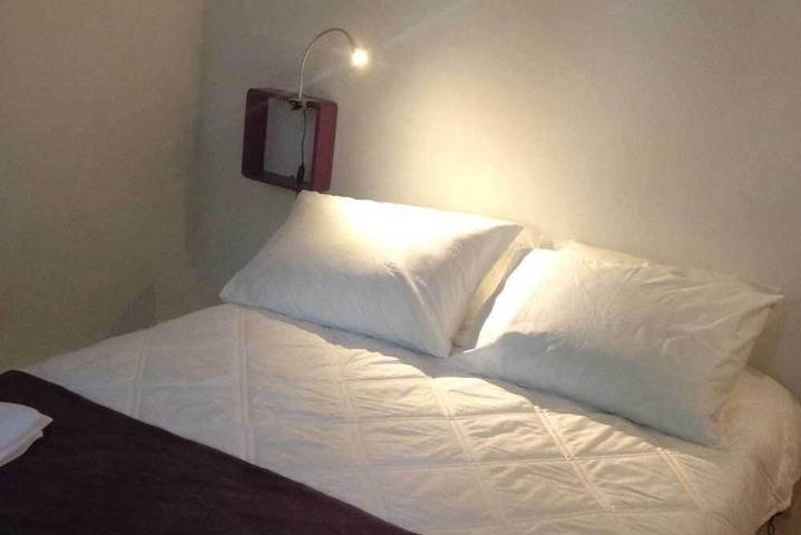 Room 6 of 25