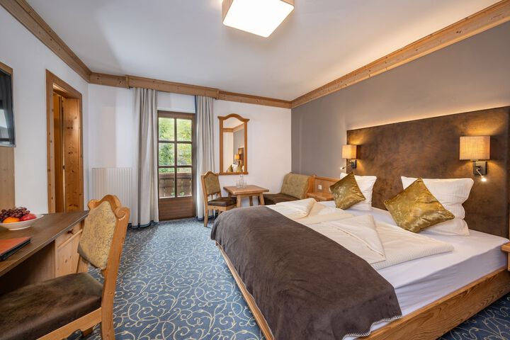 Room 2 of 44