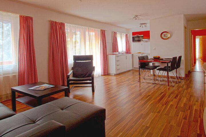 Room 4 of 99