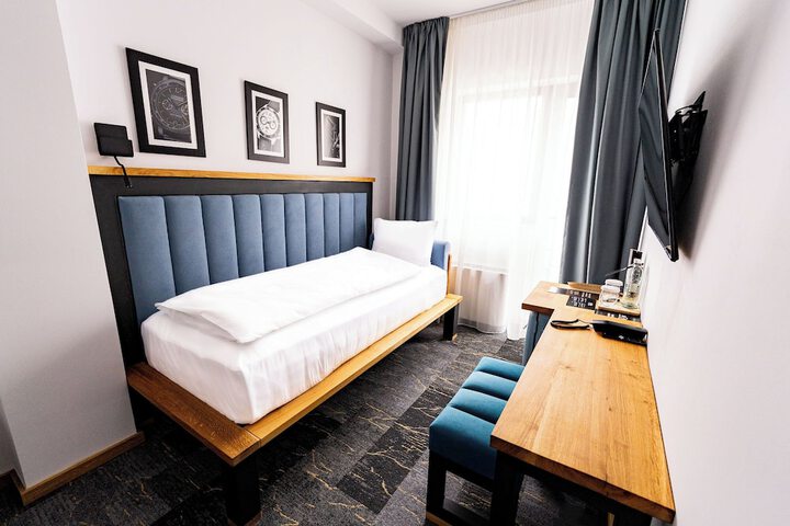 Room 21 of 77