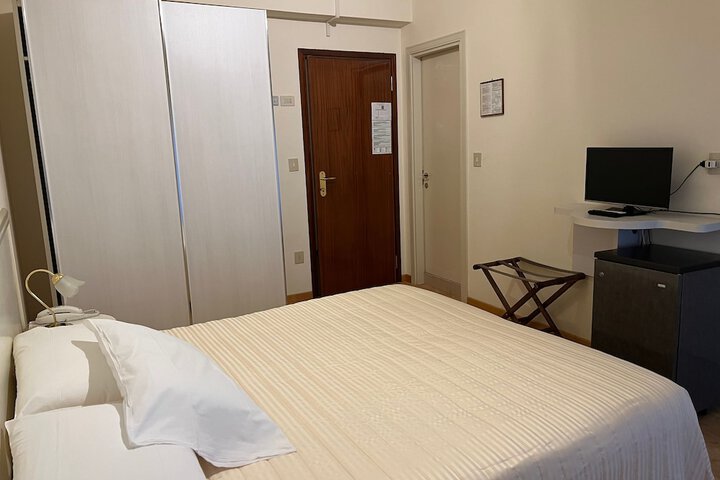 Room 45 of 154
