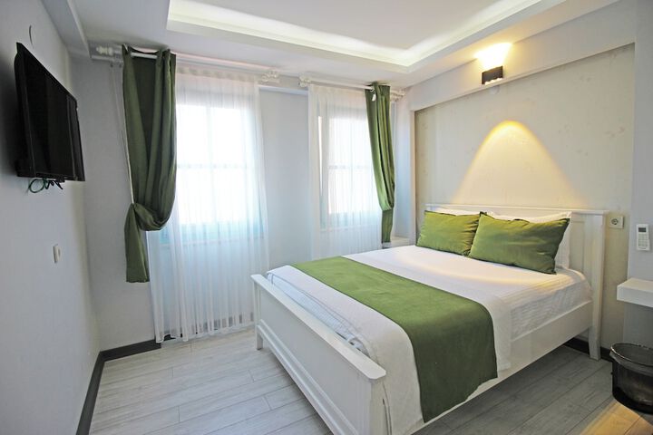 Room 3 of 54
