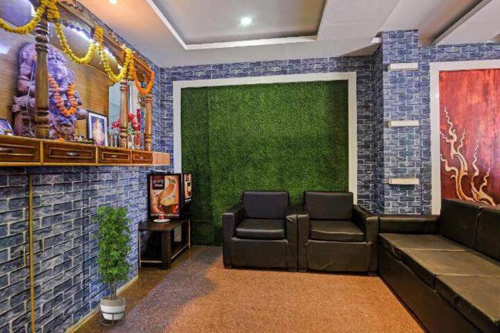 OYO Flagship 702363 Hotel Rewal Palace Inn