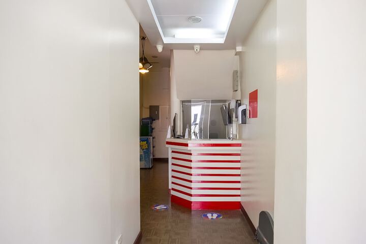 OYO 793 Dg Budget Hotel