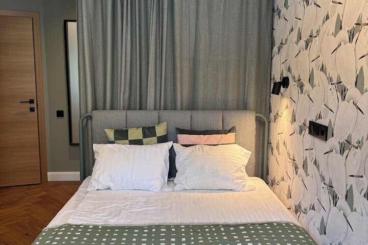 Room 13 of 21