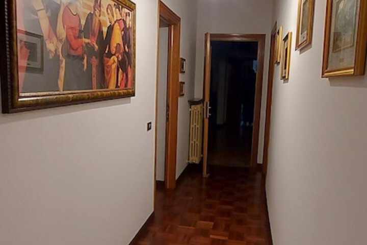 Room 26 of 46
