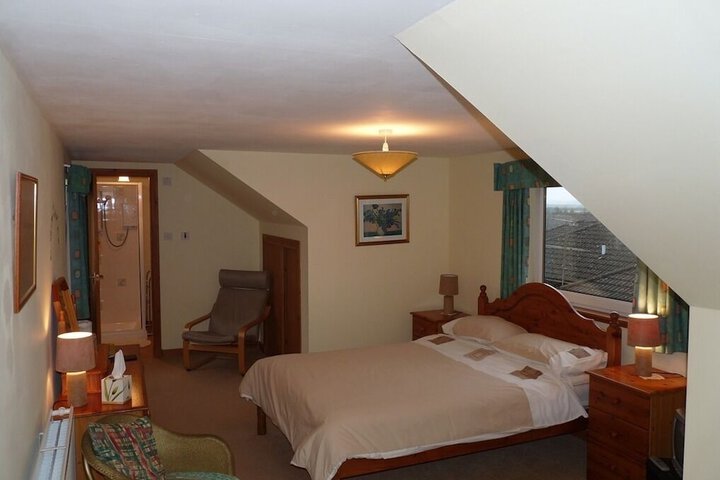Room 6 of 15