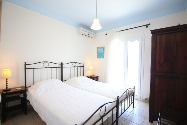 Room 4 of 11