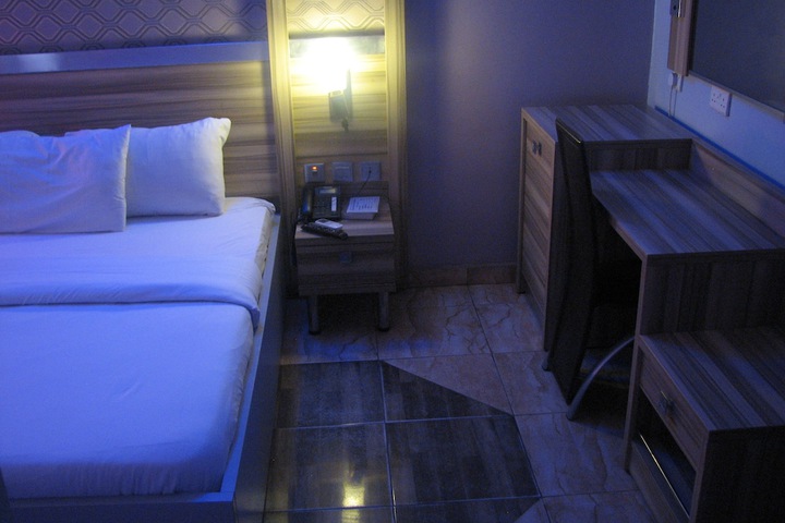 Room 6 of 6